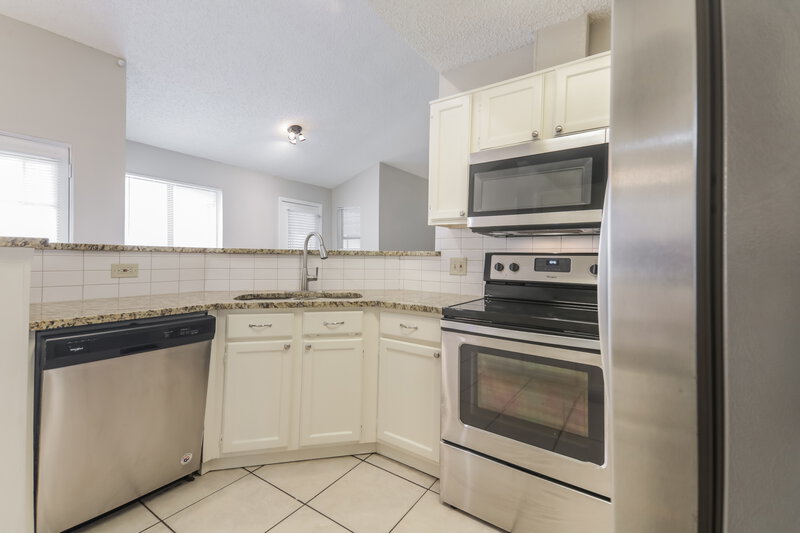 2,040/Mo, 2605 Mountainview Dr Corinth, TX 76210 Kitchen View