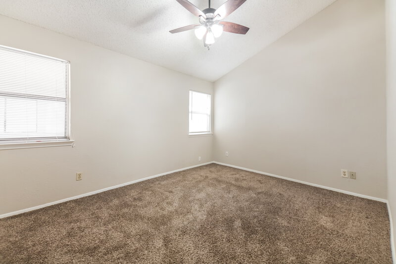 2,040/Mo, 2605 Mountainview Dr Corinth, TX 76210 Main Bedroom View