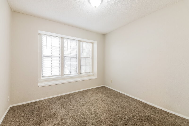 2,040/Mo, 2605 Mountainview Dr Corinth, TX 76210 Bedroom View 2