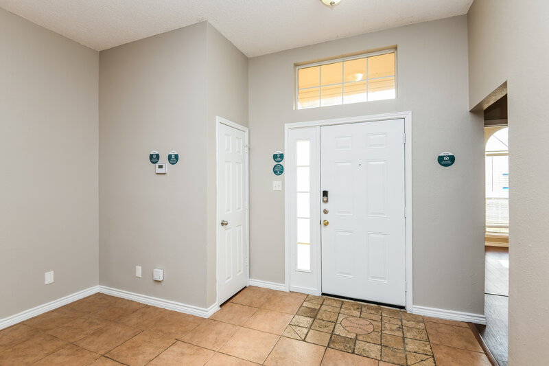 1,975/Mo, 600 Lionel Way Fort Worth, TX 76108 Foyer View