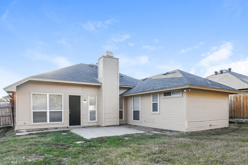 1,975/Mo, 600 Lionel Way Fort Worth, TX 76108 Rear View