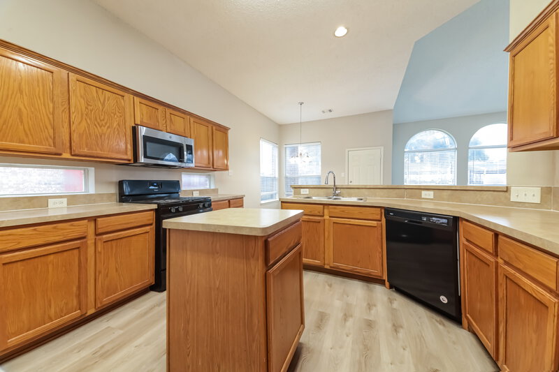 3,440/Mo, 2214 Elm Falls Pl Mesquite, TX 75181 Kitchen View 2