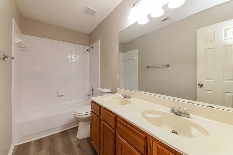 3,440/Mo, 2214 Elm Falls Pl Mesquite, TX 75181 Bathroom View