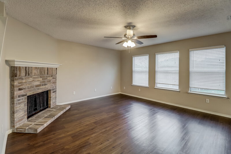 2,730/Mo, 2538 Saint Luke Ln Dallas, TX 75237 Living Room View