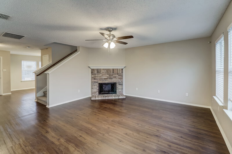2,730/Mo, 2538 Saint Luke Ln Dallas, TX 75237 Living Room View 2