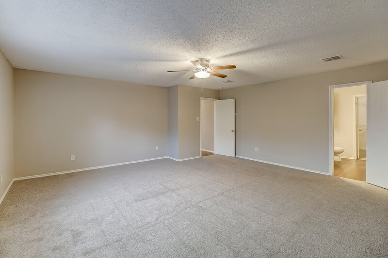 2,730/Mo, 2538 Saint Luke Ln Dallas, TX 75237 Main Bedroom View