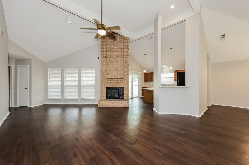 2,080/Mo, 6428 Peggy Dr Fort Worth, TX 76133 Living Room View