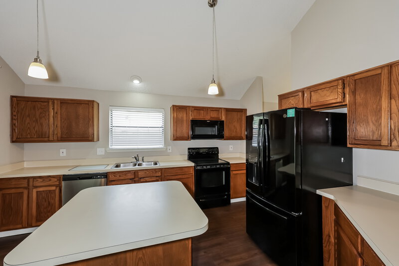 2,080/Mo, 6428 Peggy Dr Fort Worth, TX 76133 Kitchen View 3