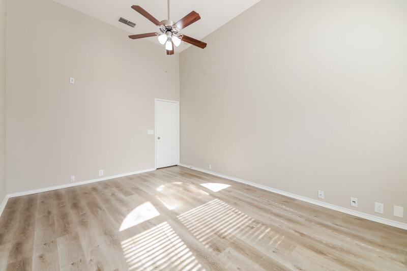 2,180/Mo, 742 River Oak Way Lake Dallas, TX 75065 Main Bedroom View