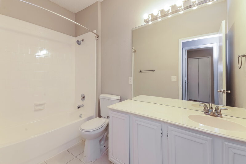 2,180/Mo, 742 River Oak Way Lake Dallas, TX 75065 Bathroom View