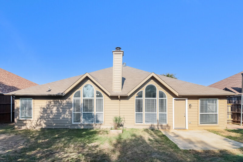 2,180/Mo, 742 River Oak Way Lake Dallas, TX 75065 Rear View