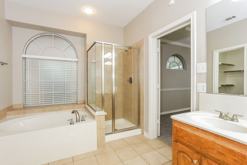 3,345/Mo, 102 Hartley Ln Red Oak, TX 75154 Main Bedroom View 3