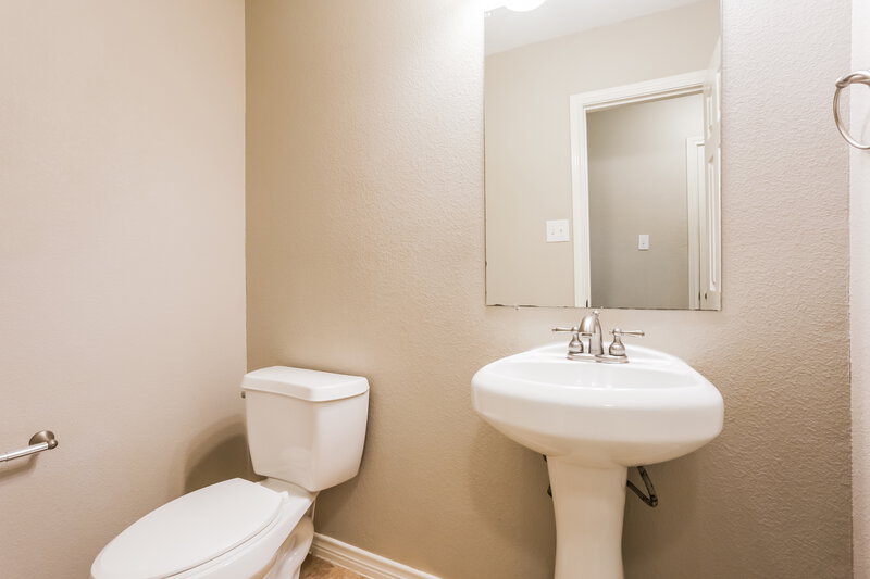 3,345/Mo, 102 Hartley Ln Red Oak, TX 75154 Bathroom View