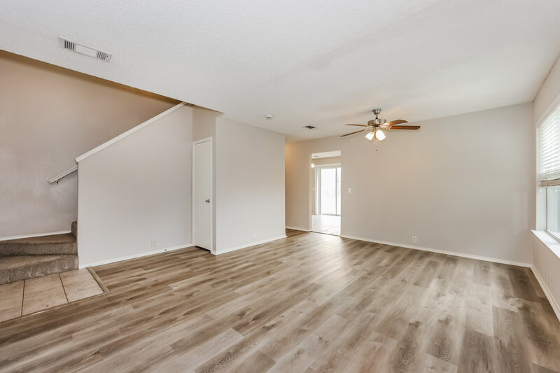 3,430/Mo, 819 Creekside Dr Glenn Heights, TX 75154 Living Room View