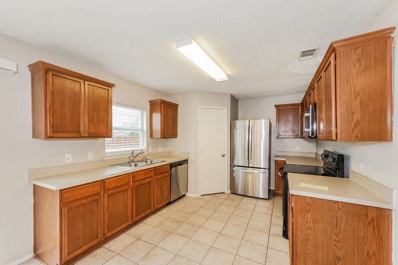 3,430/Mo, 819 Creekside Dr Glenn Heights, TX 75154 Kitchen View