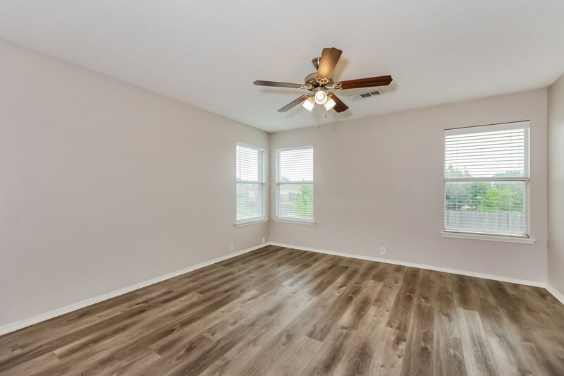 3,430/Mo, 819 Creekside Dr Glenn Heights, TX 75154 Main Bedroom View