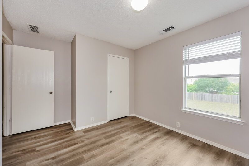 3,430/Mo, 819 Creekside Dr Glenn Heights, TX 75154 Bedroom View 2