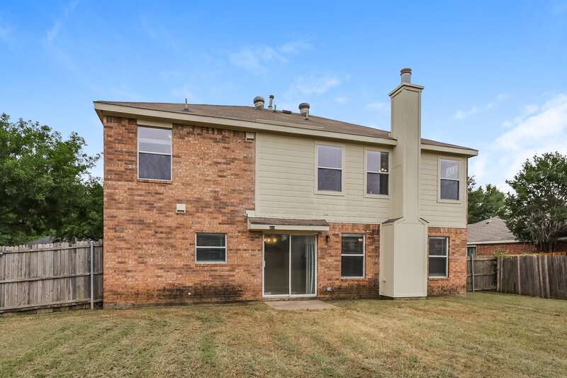 3,430/Mo, 819 Creekside Dr Glenn Heights, TX 75154 Rear View