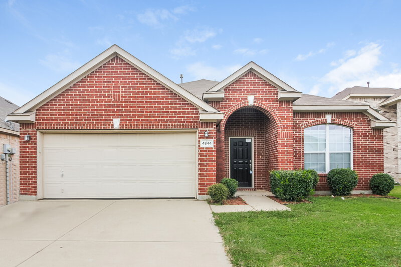1,770/Mo, 4844 Star Ridge Dr Fort Worth, TX 76133 External View