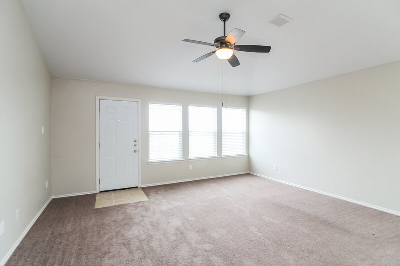 1,770/Mo, 4844 Star Ridge Dr Fort Worth, TX 76133 Living Room View