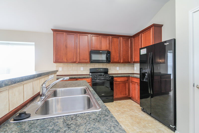 1,770/Mo, 4844 Star Ridge Dr Fort Worth, TX 76133 Kitchen View