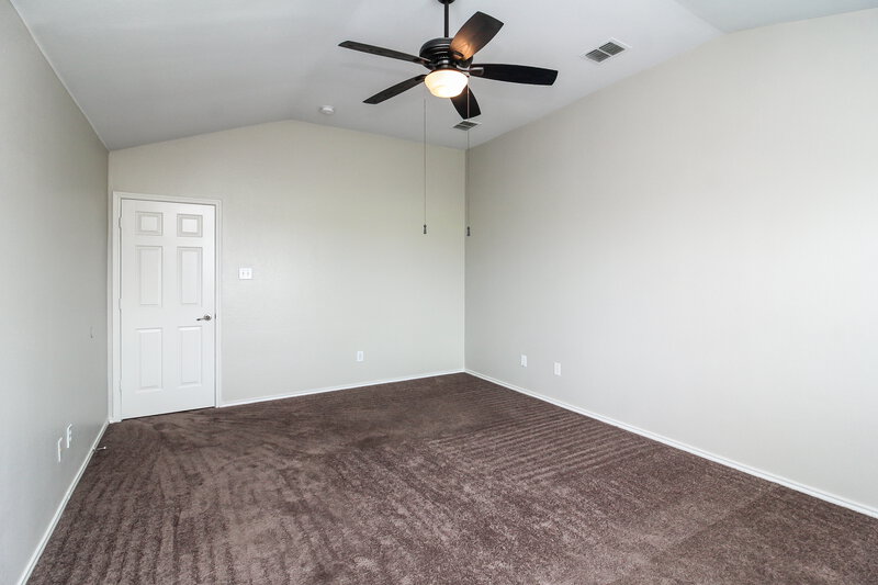1,770/Mo, 4844 Star Ridge Dr Fort Worth, TX 76133 Master Bedroom View 3