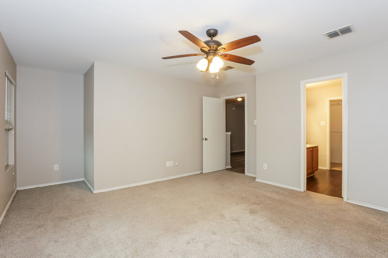 2,190/Mo, 1054 Graystone Dr Lancaster, TX 75134 Main Bedroom View 2