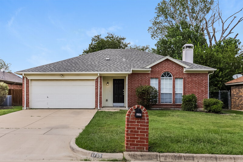 2,345/Mo, 1719 Oxford Dr Mansfield, TX 76063 External View