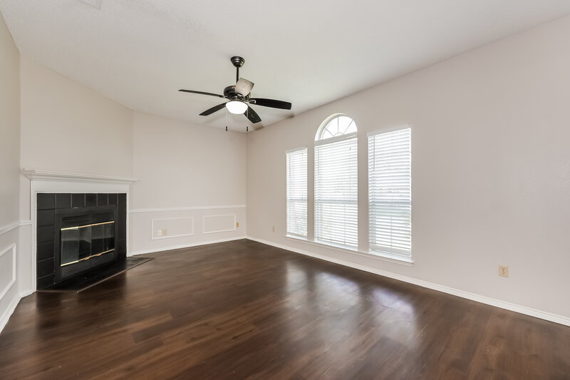 2,345/Mo, 1719 Oxford Dr Mansfield, TX 76063 Living Room View