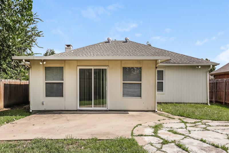 2,345/Mo, 1719 Oxford Dr Mansfield, TX 76063 Rear View