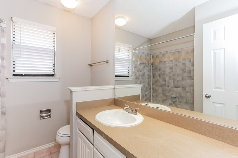1,835/Mo, 7933 Clear Brook Cir Fort Worth, TX 76123 Bathroom View