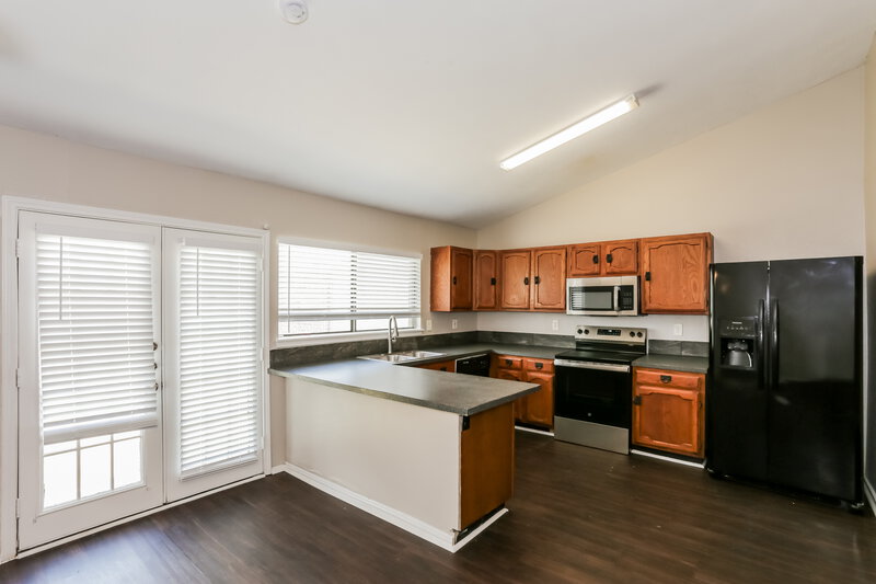 2,055/Mo, 1385 Southridge Dr Lancaster, TX 75146 Kitchen View