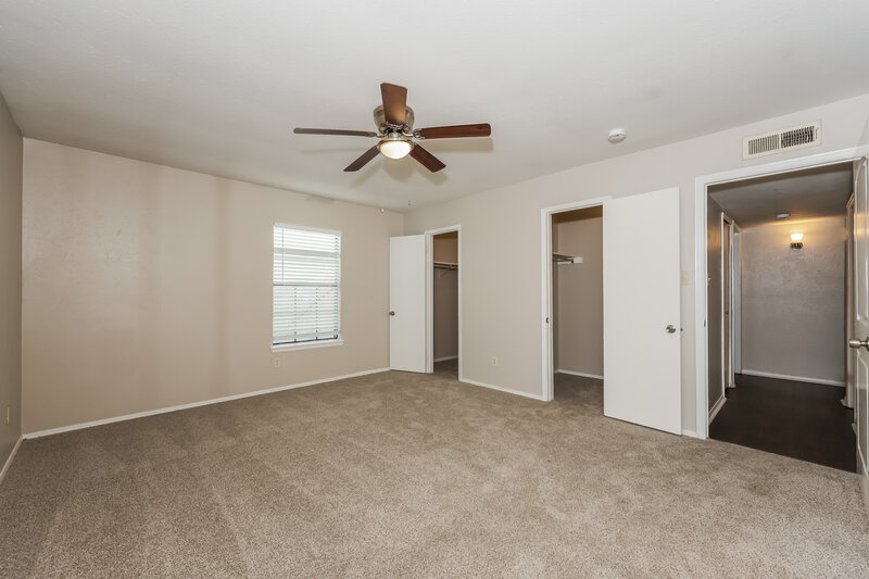 1,960/Mo, 1385 Southridge Dr Lancaster, TX 75146 Main Bedroom View