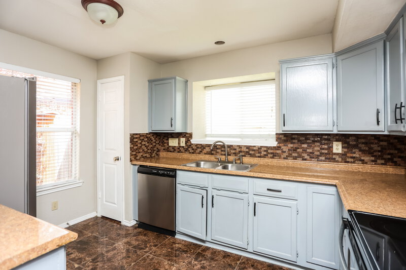 2,210/Mo, 2728 Woodlark Dr Fort Worth, TX 76123 Kitchen View