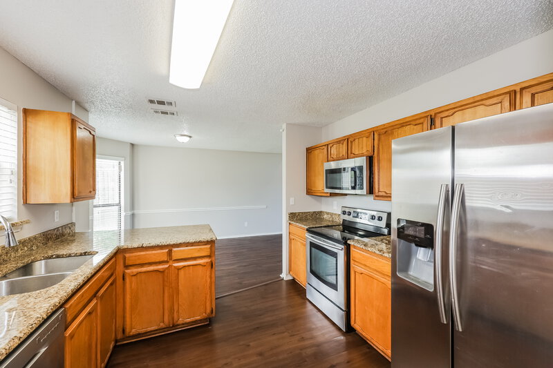 2,265/Mo, 1824 Island View Dr Mesquite, TX 75149 Kitchen View 2