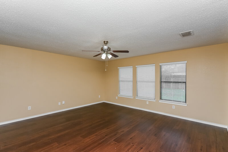2,445/Mo, 5216 Dillon Cir Haltom City, TX 76137 Living Room View