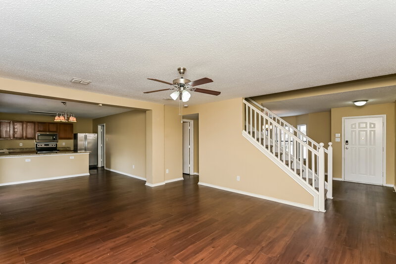 2,445/Mo, 5216 Dillon Cir Haltom City, TX 76137 Living Room View 2