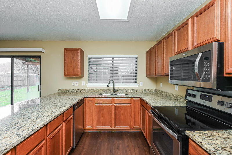 2,445/Mo, 5216 Dillon Cir Haltom City, TX 76137 Kitchen View 2