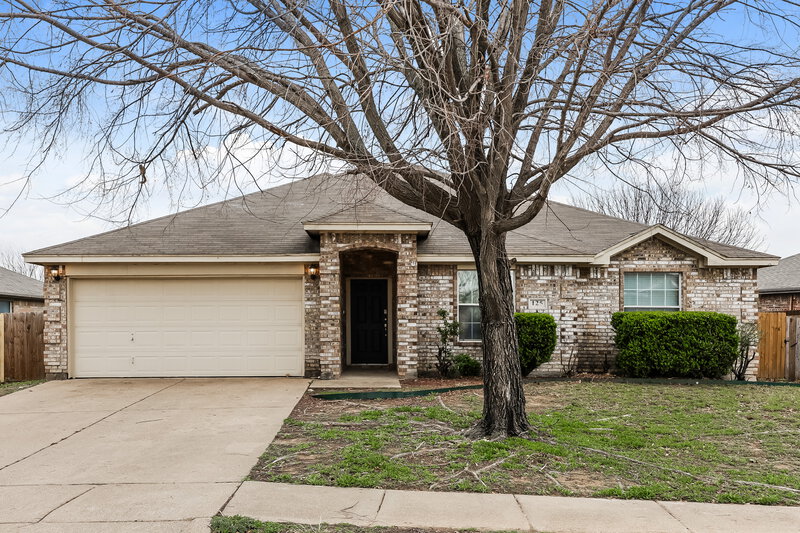 2,105/Mo, 125 Adams Dr Crowley, TX 76036 External View