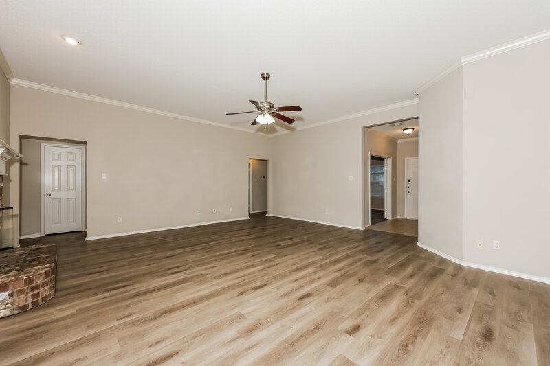 2,105/Mo, 125 Adams Dr Crowley, TX 76036 Living Room View 2