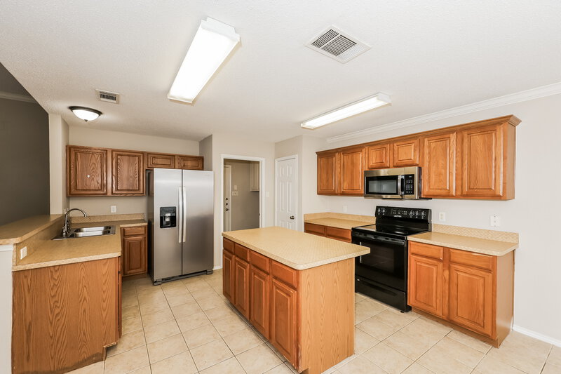 2,105/Mo, 125 Adams Dr Crowley, TX 76036 Kitchen View 2