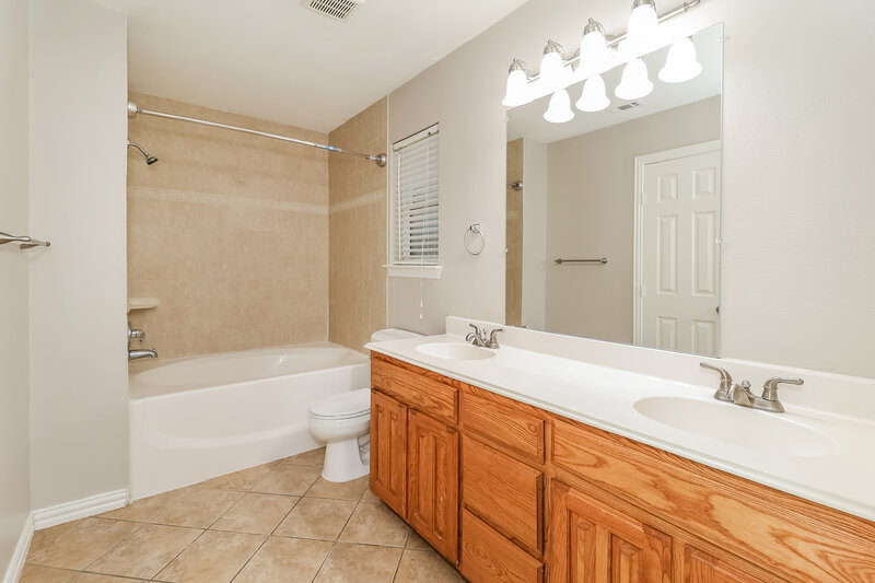 1,945/Mo, 7917 Val Verde Dr Fort Worth, TX 76123 Main Bathroom View