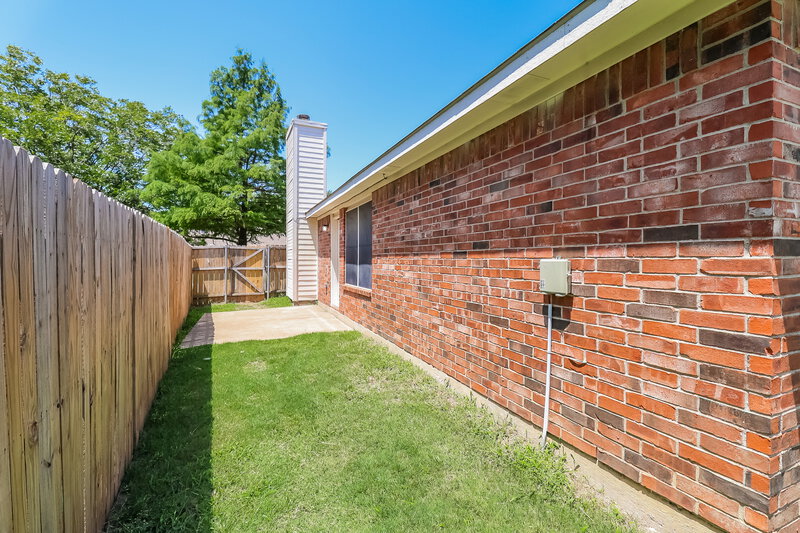 1,945/Mo, 7917 Val Verde Dr Fort Worth, TX 76123 Backyard View