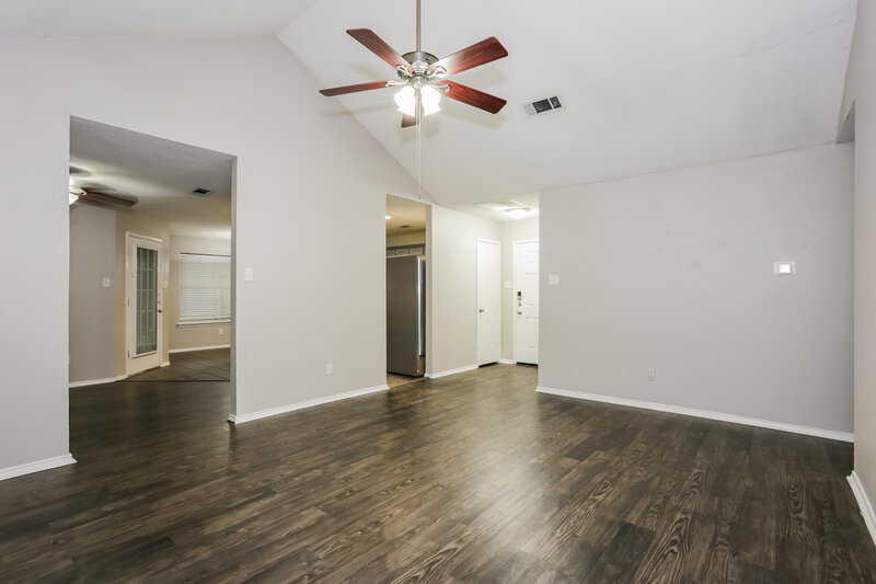1,870/Mo, 704 Stonebrooke Dr Burleson, TX 76028 Living Room View 2