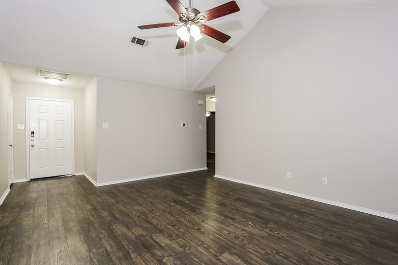 1,870/Mo, 704 Stonebrooke Dr Burleson, TX 76028 Living Room View 3