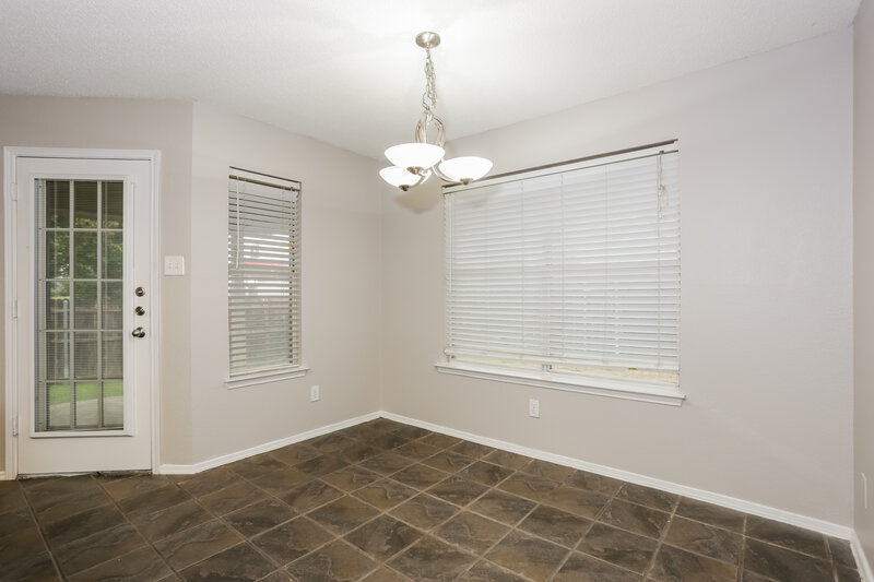 1,870/Mo, 704 Stonebrooke Dr Burleson, TX 76028 Dining Room View