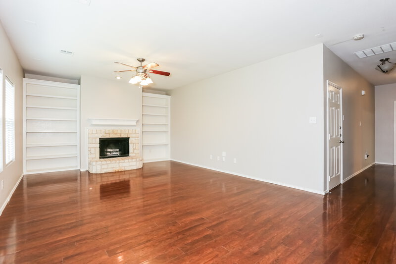 2,425/Mo, 768 Chalk Knoll Rd Fort Worth, TX 76108 Living Room View