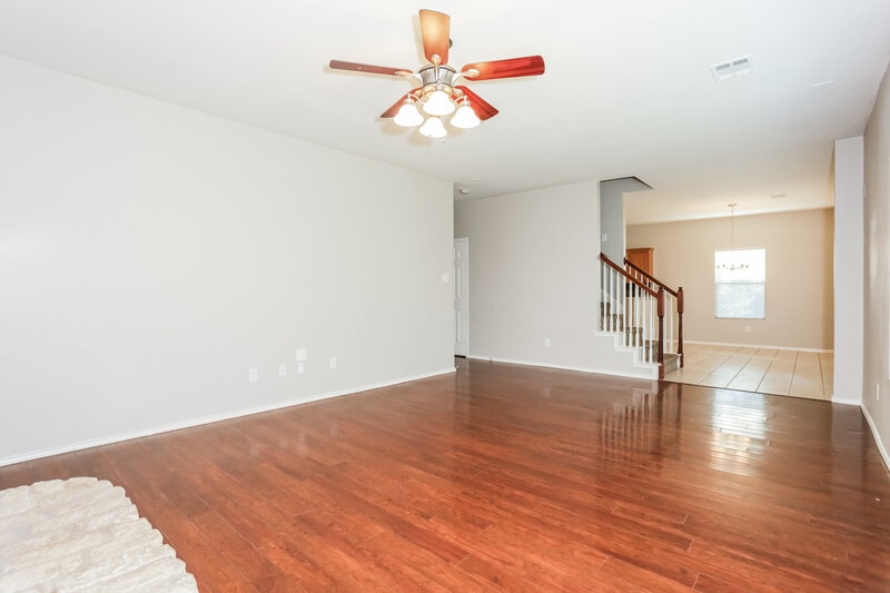 2,425/Mo, 768 Chalk Knoll Rd Fort Worth, TX 76108 Living Room View 2