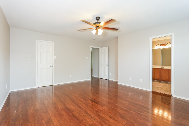 2,425/Mo, 768 Chalk Knoll Rd Fort Worth, TX 76108 Main Bedroom View