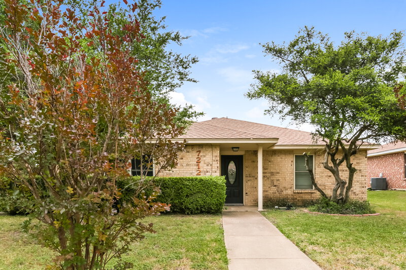 1,995/Mo, 7212 Elderberry Ln Dallas, TX 75249 External View